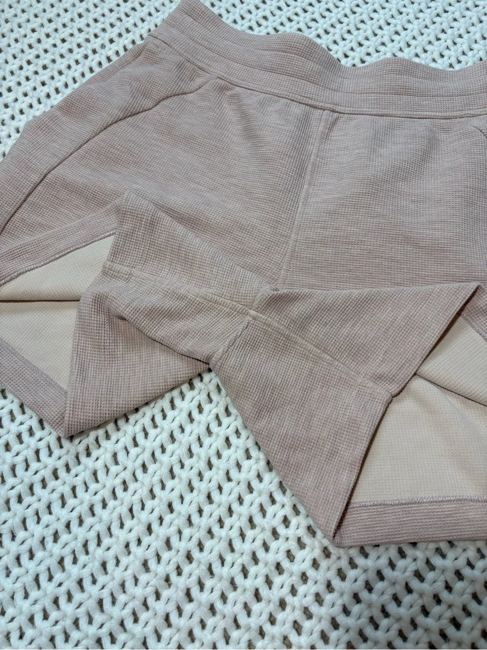 lululemon scuba high rise short 5” waffle in heathered mink berry size medium